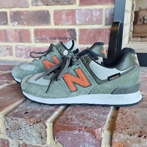 NWOB New Balance 574 Suede Sneaker 8 Cordura
